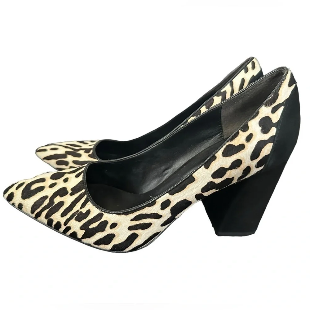 Bleecker & Bond Megan animal print pointed pumps size 7